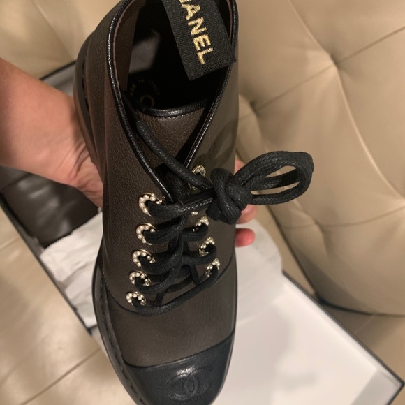 CHANEL combat boots 2020-21FW - Picture 2 of 13